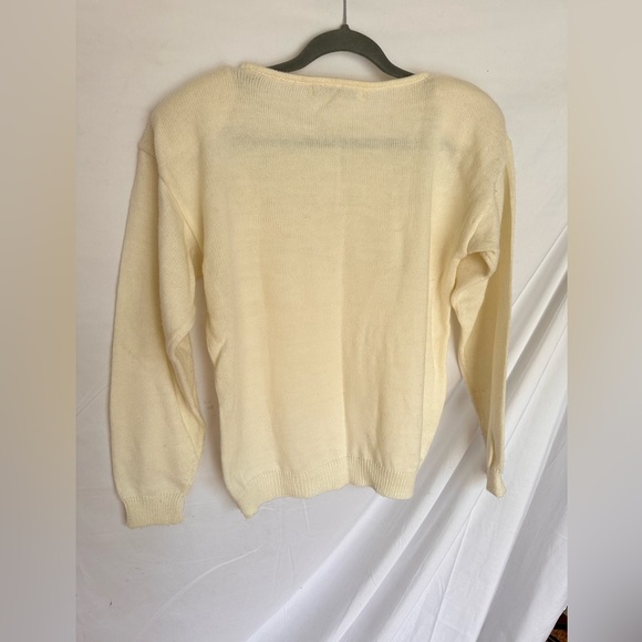 Vintage cream gold flower embellished sweater - Picture 2 of 6